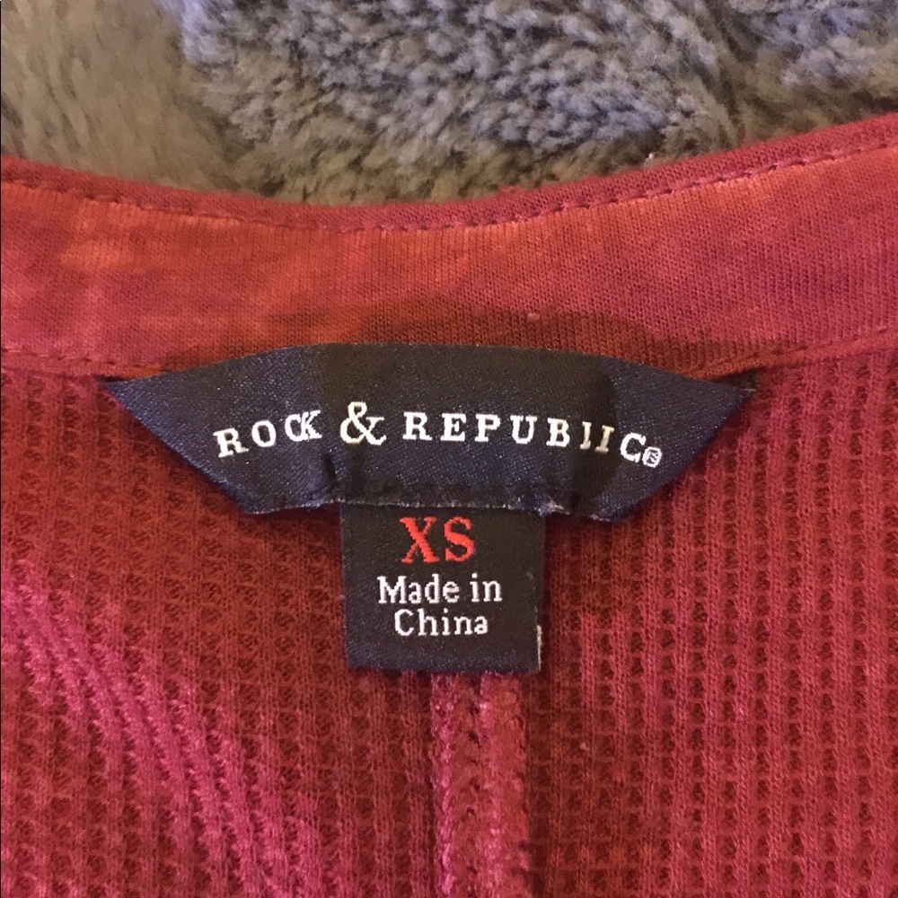 Rock Republic lightweight Henley! - Picture 3 of 5